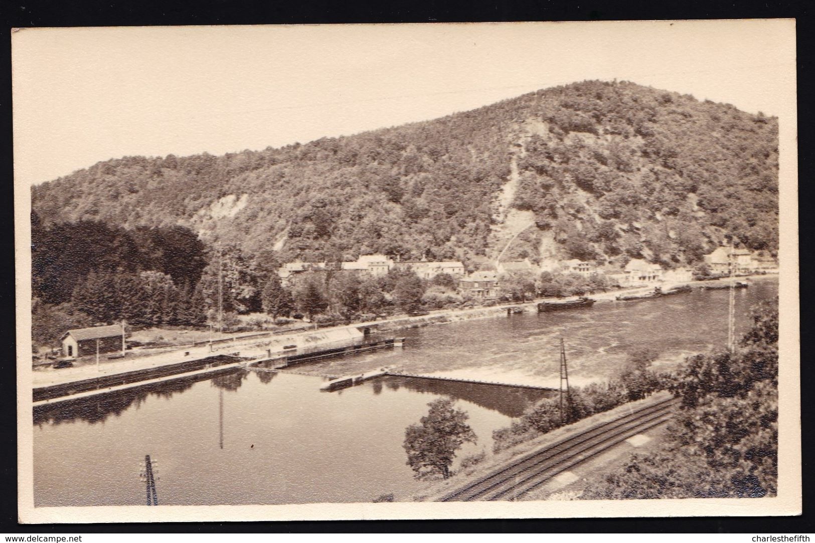 CARTE PHOTO RARE ** RIVIERE ( PROFONDEVILLE ) PANORAMA AVEC CHEMIN DE FER - Profondeville