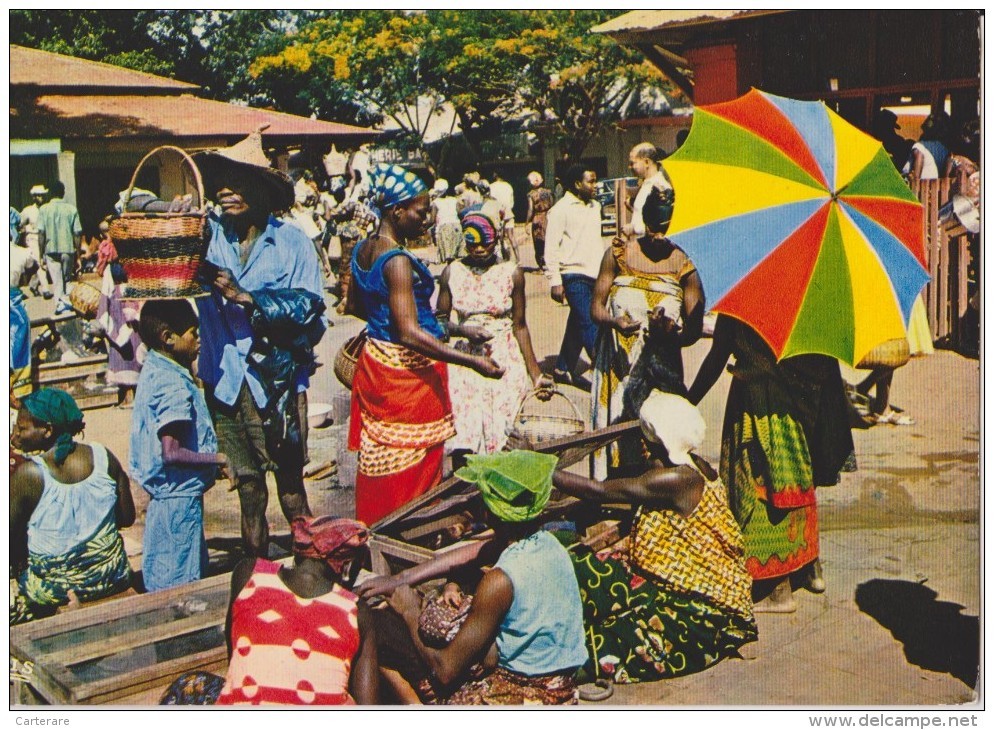 AFRIQUE,GABON,le Marché De Libreville,ancienne Colonie Française,vendeuse,métier - Gabon