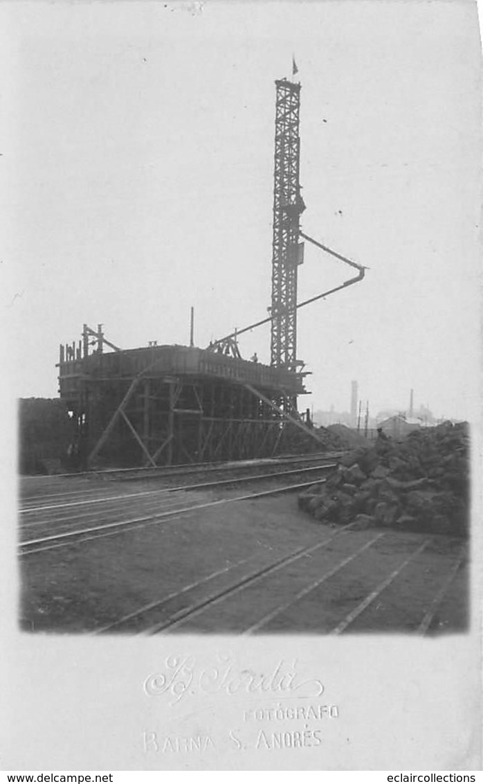 Espagne.       Barcelona . Construction D'un édifice A La Gare  Carte Photo     (Voir Scan) - Barcelona