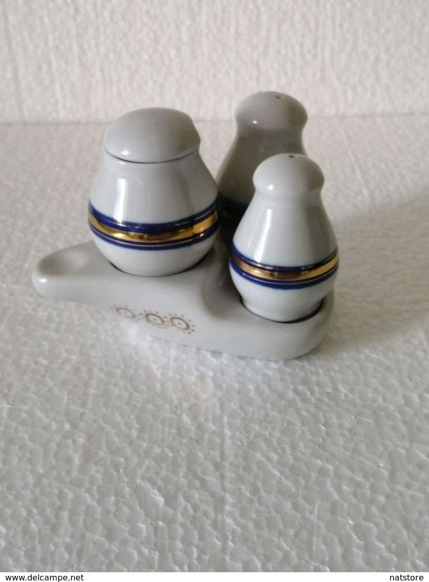 VINTAGE PORCELAIN   SET FOR SALT, PEPPER AND  MUSTARD.  MADE IN THE USSR IN 1980 - Tassen