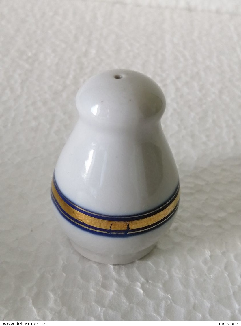 VINTAGE PORCELAIN   SET FOR SALT, PEPPER AND  MUSTARD.  MADE IN THE USSR IN 1980 - Tassen