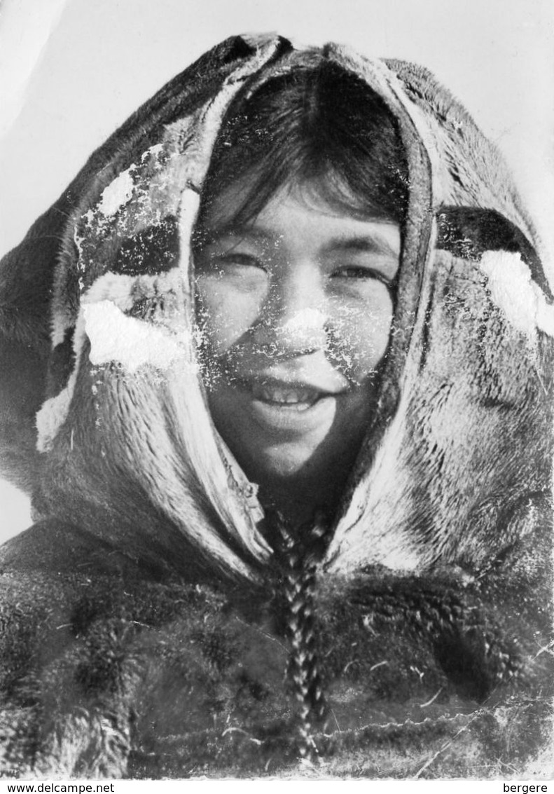 Canada - CPSM. Esquimaude De Pelly Bay -  Eskimo Woman Of Pelly Bay -  Scan Du Verso. - Nunavut