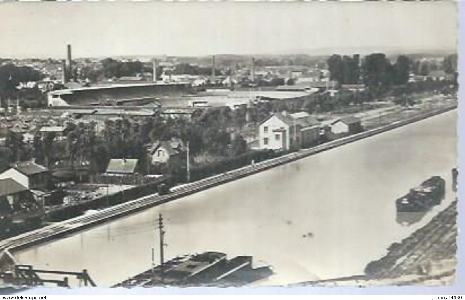 REIMS - LE CANAL ET LE STADE AUGUSTE DELAUNE - Reims