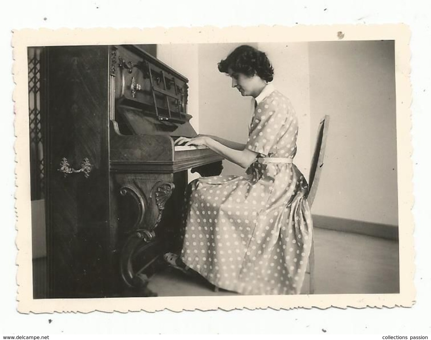 Photographie , 1949 ,musicienne ,musique Piano - Personas Anónimos