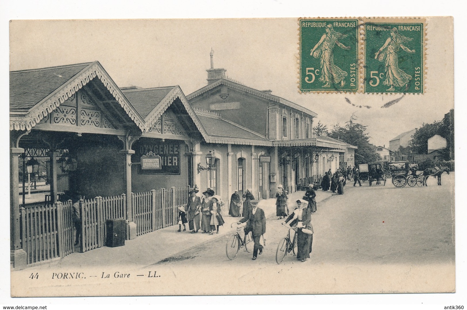 CPA 44 PORNIC La Gare Très Animée - Pornic