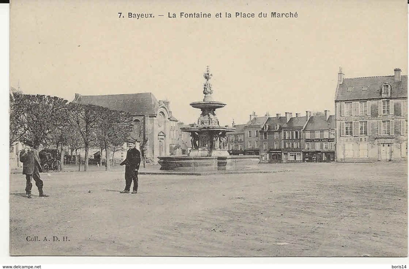 14 - 2110 + -  BAYEUX - Place Du Marché - Bayeux