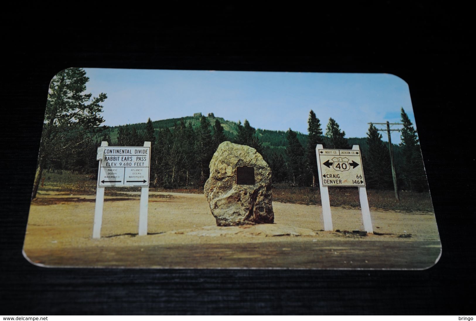 15828-                    COLORADO, MARKERS AT SUMMIT OF RABBIT EAR PASS - Colorado Springs