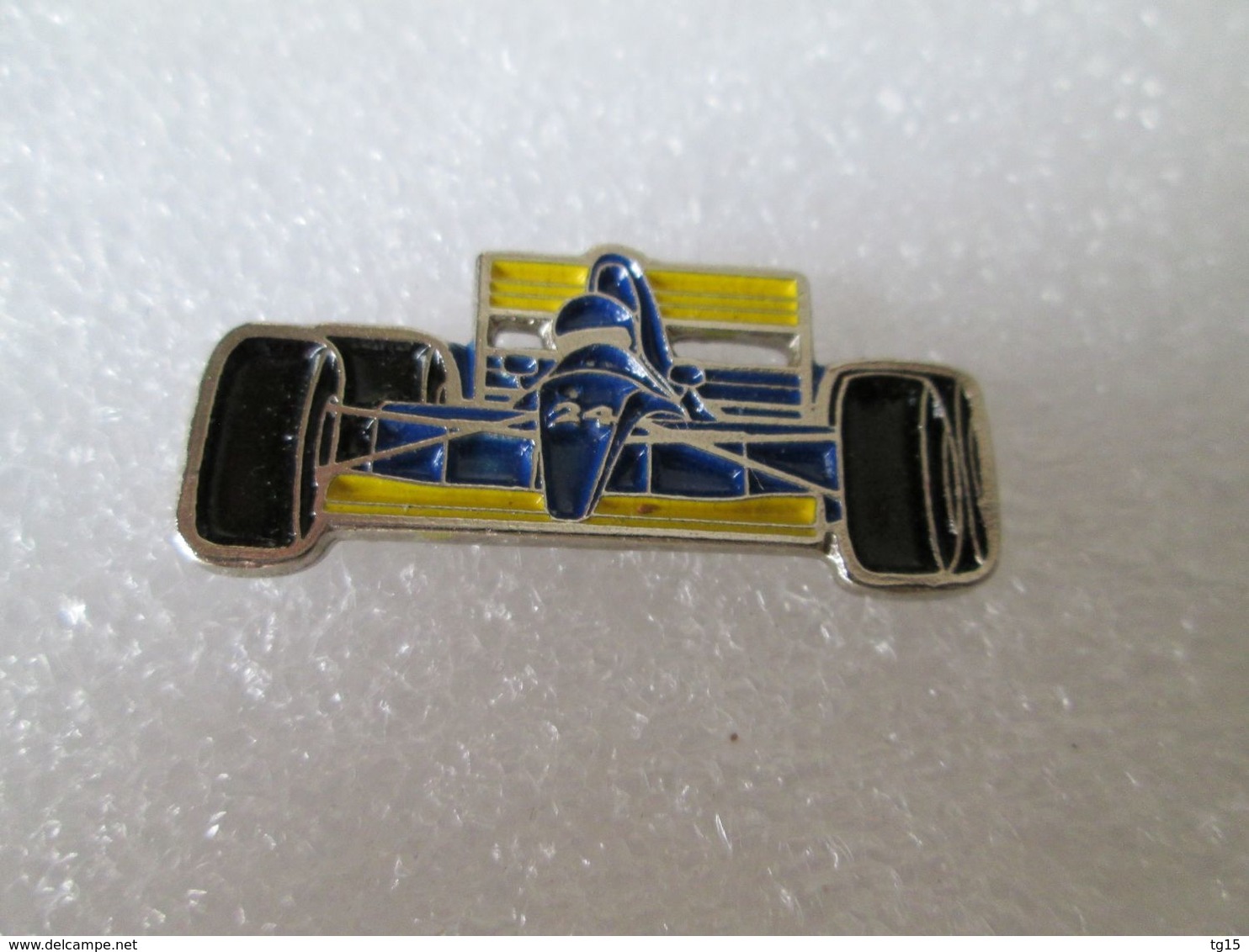 PIN'S    FORMULE 1   MINARDI - F1