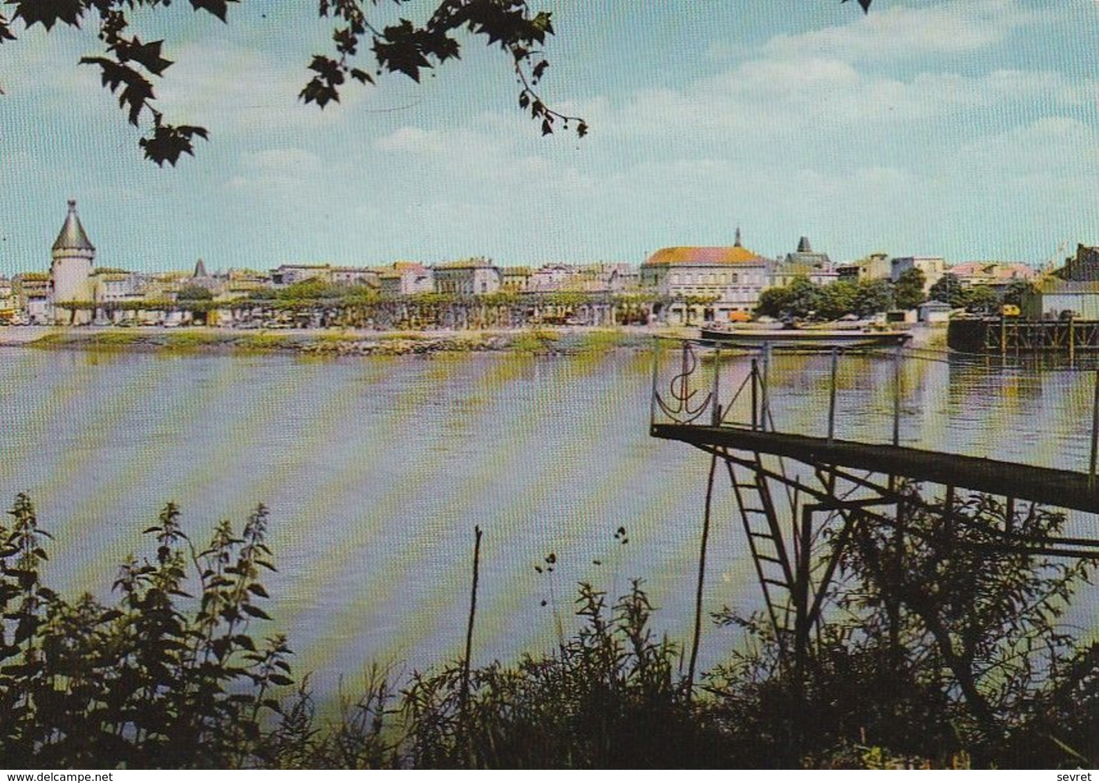 LIBOURNE  - Les Bords De L'Isle - Cliché Rare.   CPM - Libourne