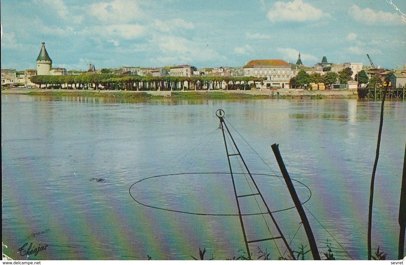 LIBOURNE  - Les Quais De L'Isle Et La Tour Du Grand Port.  Cliché Rare .   CPM - Libourne