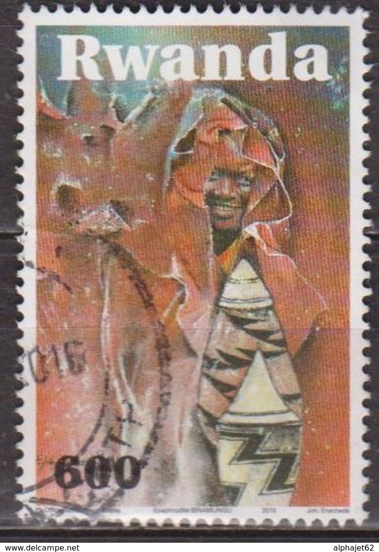 Art Et Culture - RWANDA - RUANDA - Vannerie Et Sourire De Jeune Femme - N° 1343 - 2010 - Usados