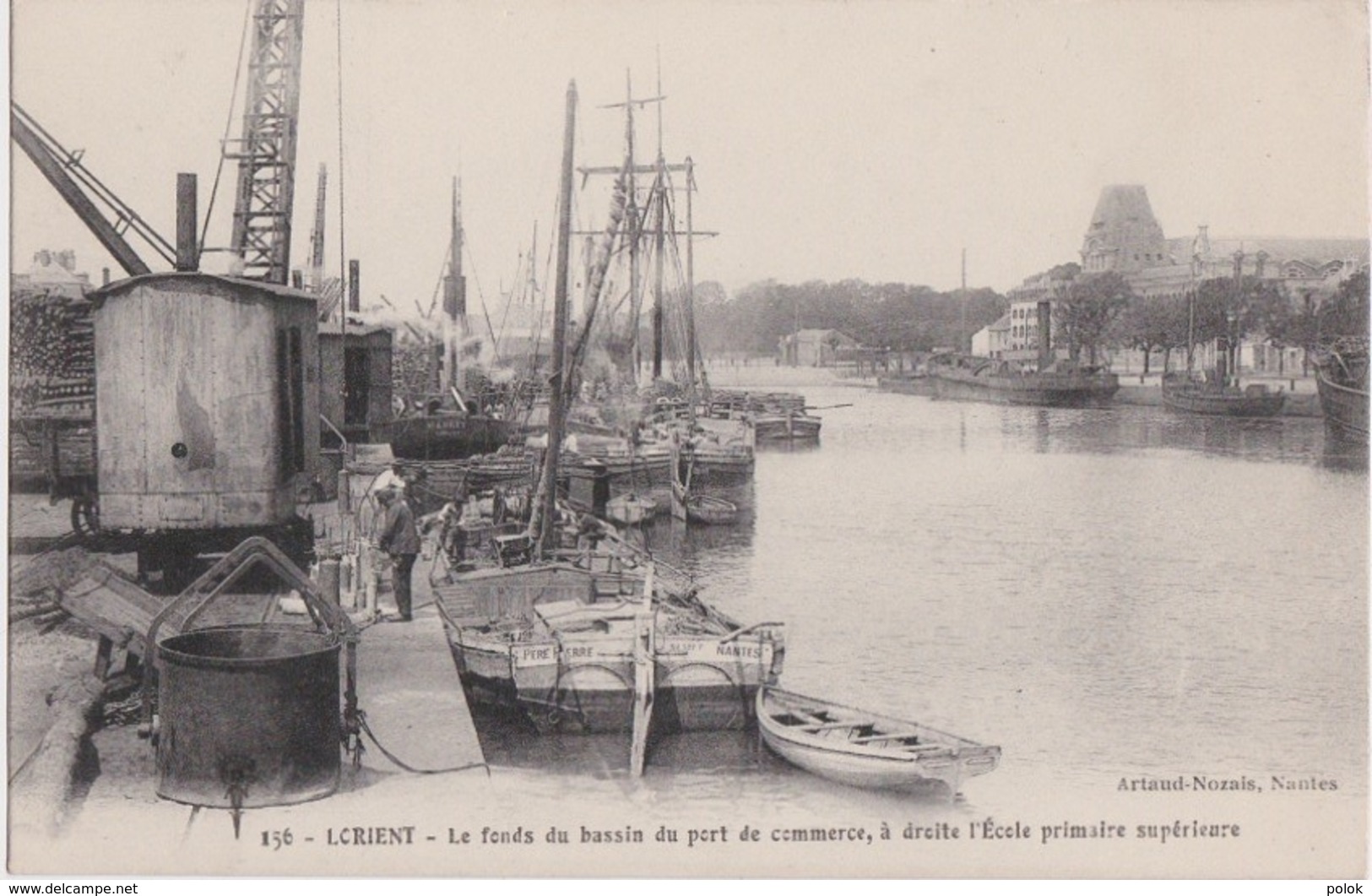 Bv - Cpa LORIENT - Le Fonds Du Bassin Du Port De Commerce, à Droite L'Ecole Primaire Supérieure (bateau "Père Pierre") - Lorient