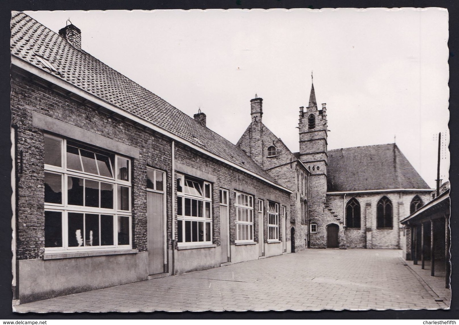 FOTOKAART * LOO - LO RENINGE -- KLOOSTER DER GRAUWE ZUSTERS - SCHOOLLOKALEN KAPEL * NIET COURANT ! - Lo-Reninge