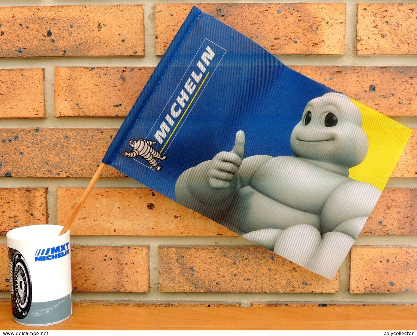 Fanion MICHELIN Manche En Bois Bibendum Pouce En L'air - Otros & Sin Clasificación