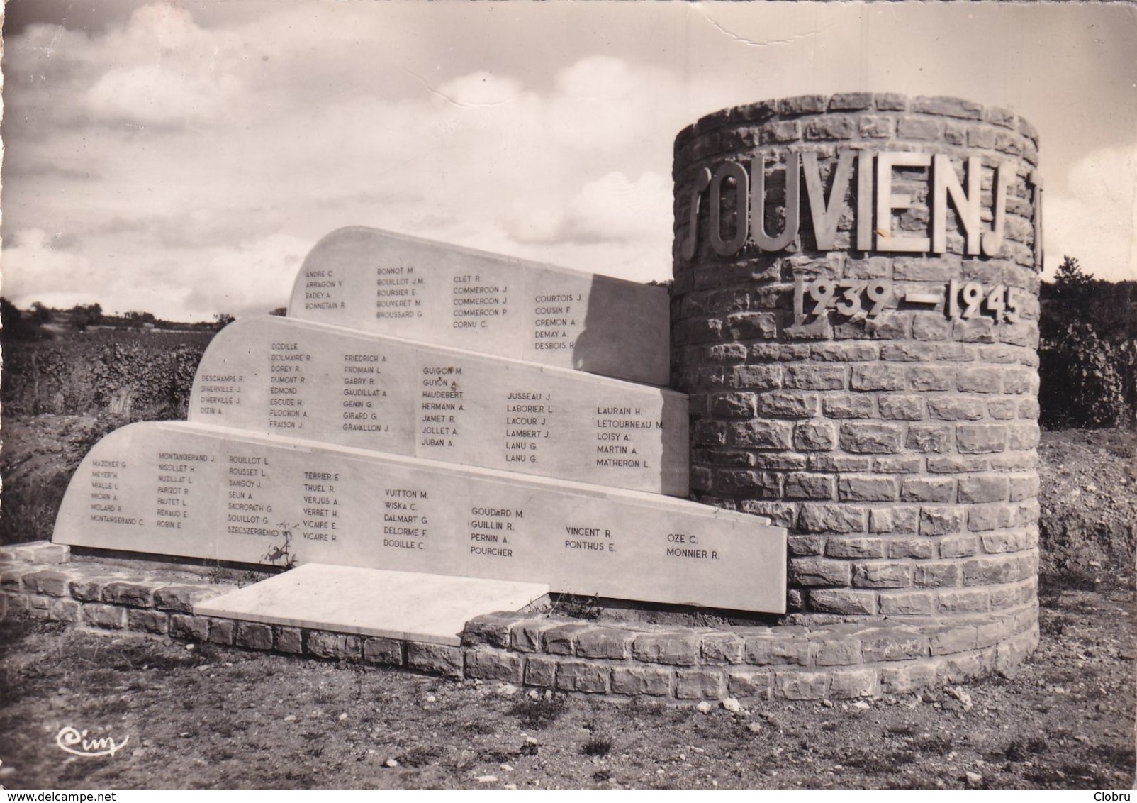 71, Brancion, Monument Erigé à La Mémoire Des Résistants De La Région Tournus-Brancion - Andere & Zonder Classificatie