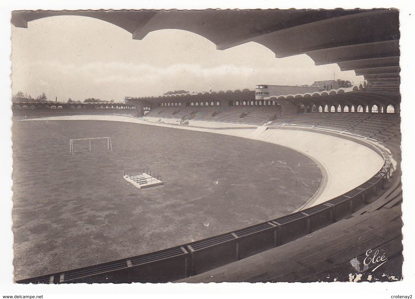 33 Bordeaux N°4 Vue D'ensemble Stade Municipal Terrain De Foot Vélodrome Tribunes 25000 Places Escaliers Des Vestiaires - Bordeaux