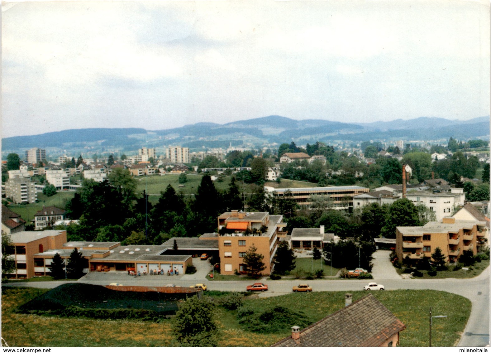 Wetzikon, Im Vordergrund Invaliden-Wohn- Und Arbeitszentrum IWAZ - Wetzikon