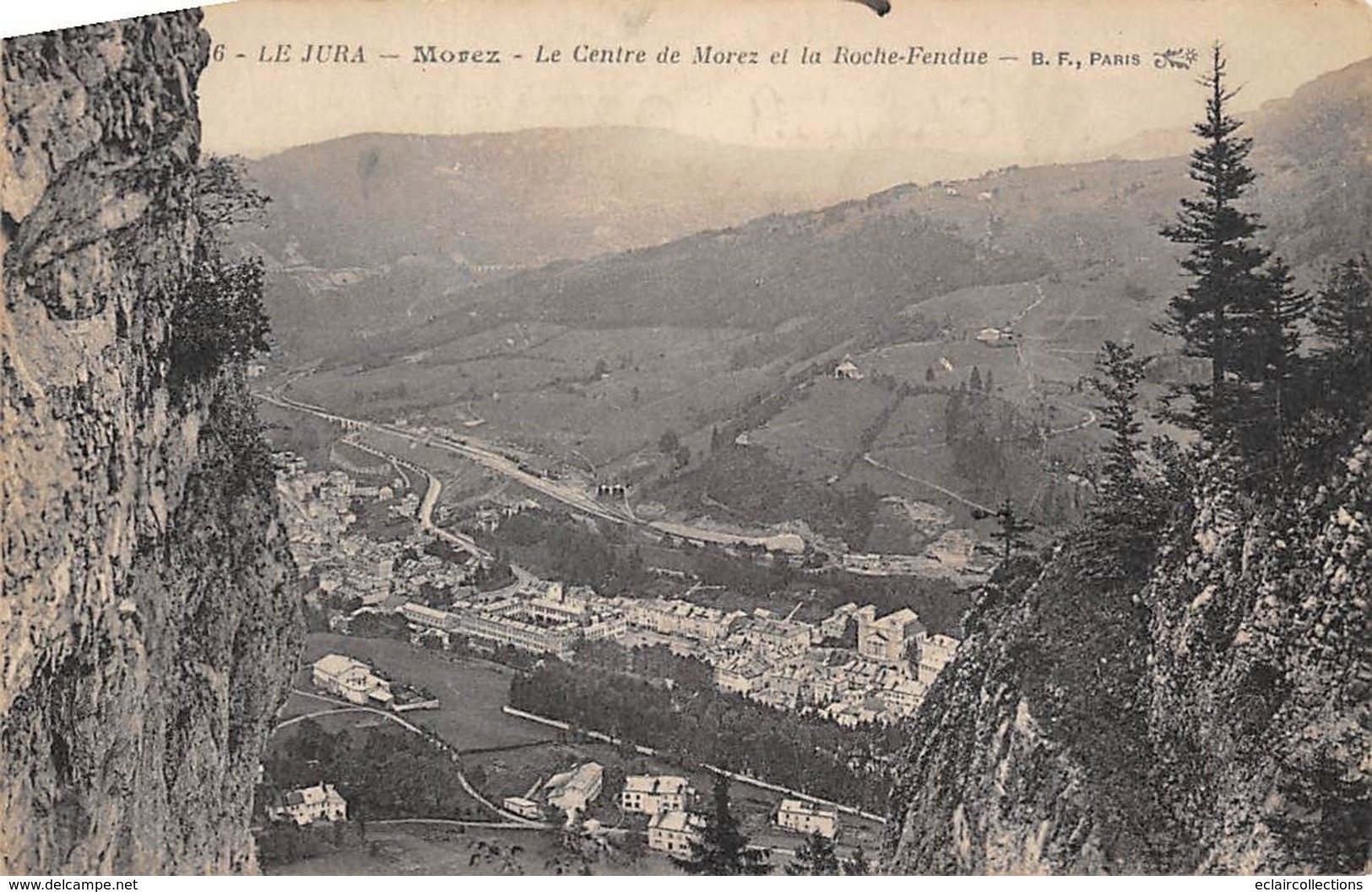 Morez         39        Le Centre De Morez Et La Roche Fendue    ( Voir Scan) - Morez