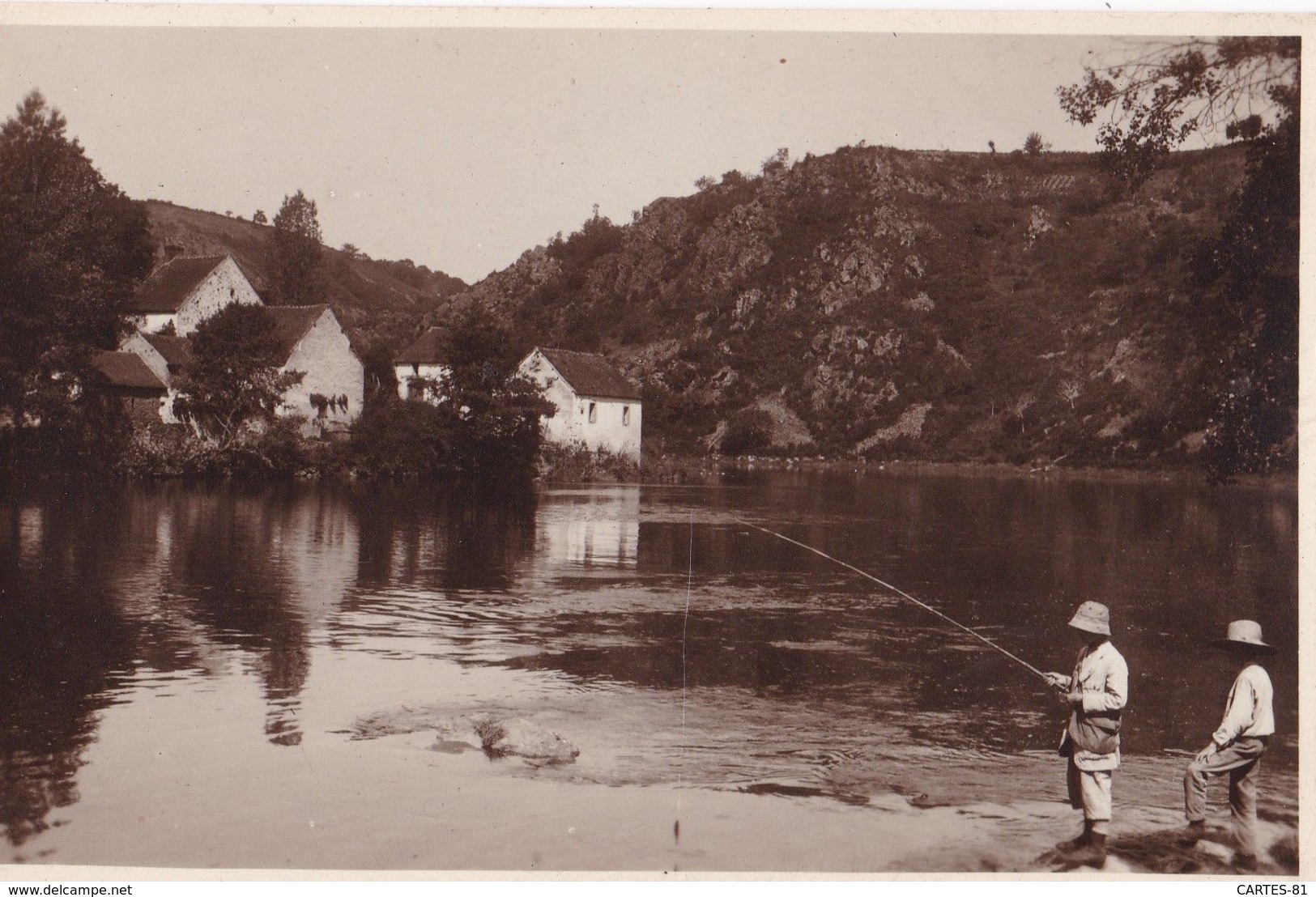 CPA-123..........CARTE PHOTO ARGENTON SUR CREUSE...PECHEUR - Autres & Non Classés