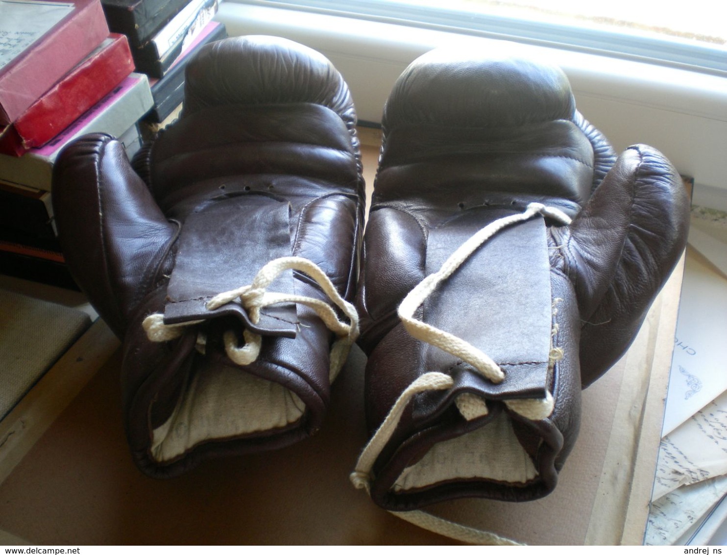 Old Boxing Gloves, Excellent Condition - Other & Unclassified