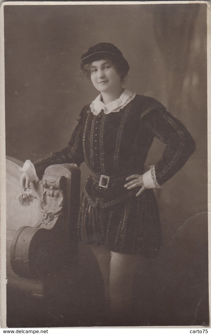 Fêtes - Carnaval - Carte-photo - Jeune Fille Déguisement - Jeune Noble - Février 1920 - Mode - Carnevale