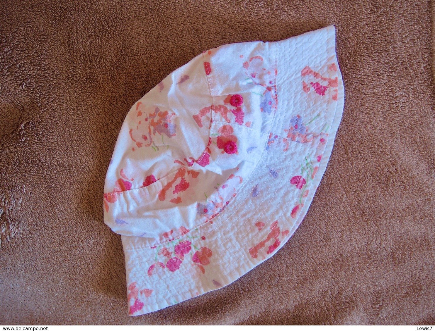 Bonnet Pour Bébé / BABY CAP "HIGGLEDEE" - Autres & Non Classés