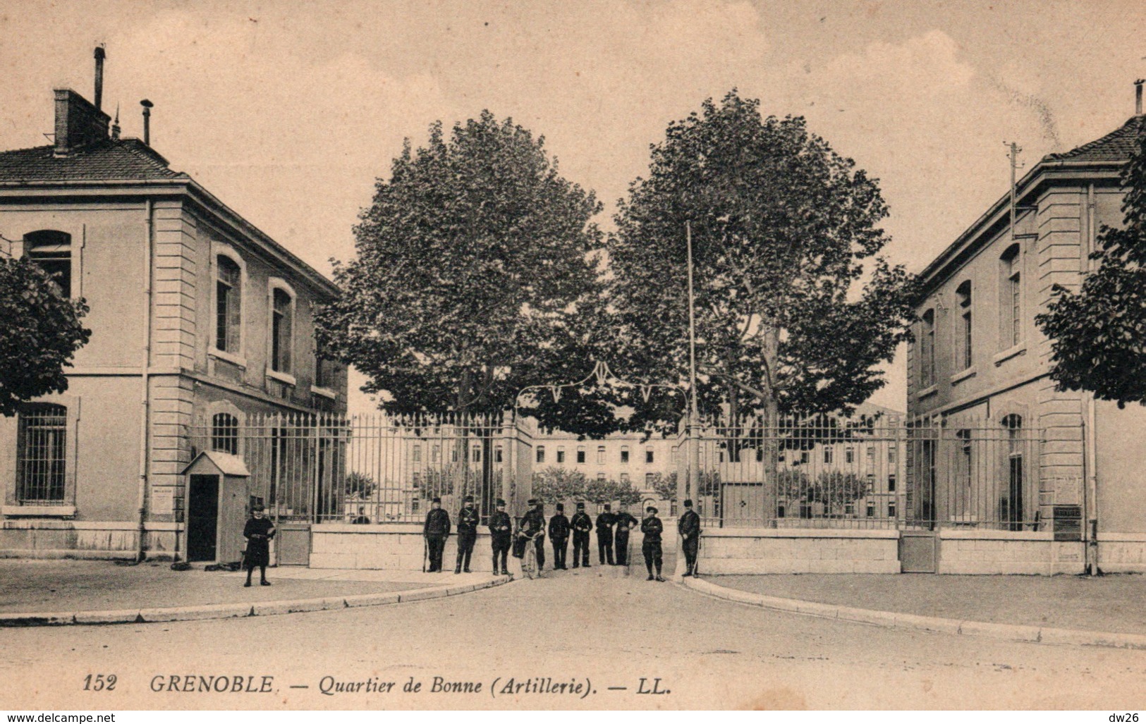 Grenoble - Caserne - Quartier De Bonne (Artillerie) Carte LL N° 152 - Barracks