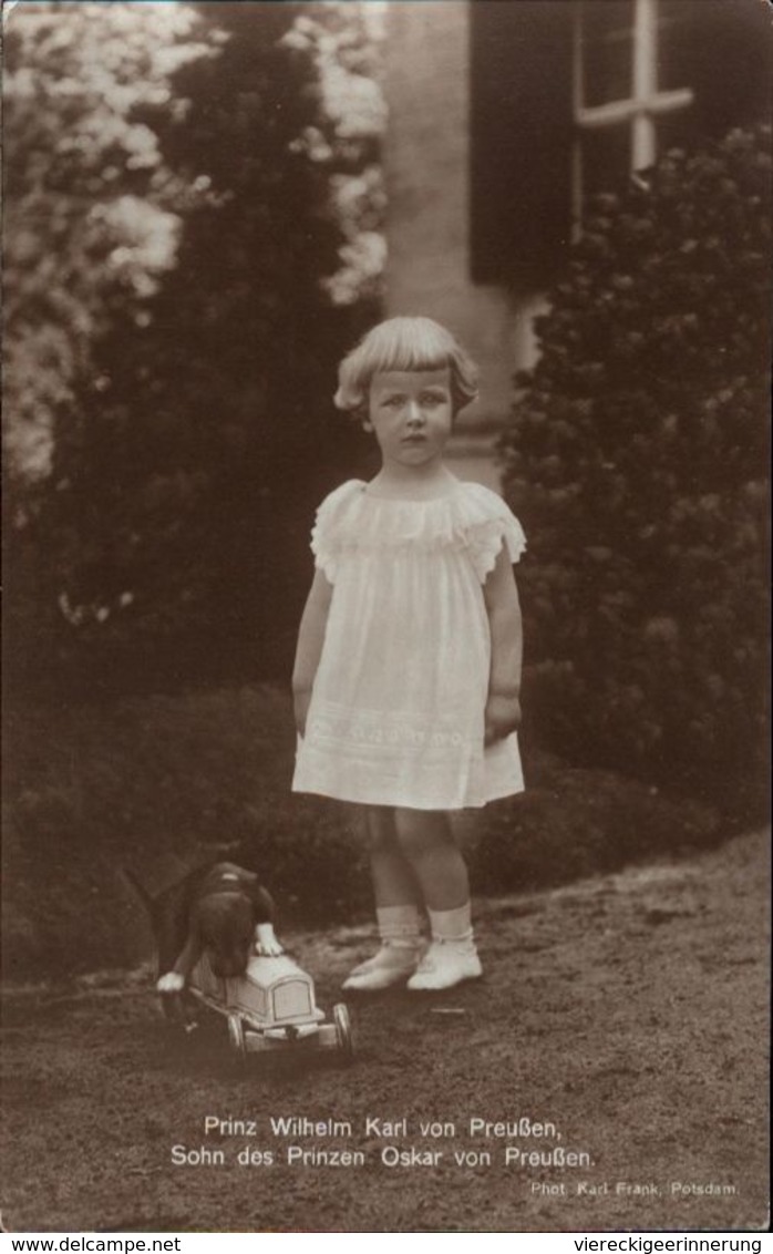 ! Alte Ansichtskarte, Adel, Royalty, Prinz Wilhelm Karl Von Preussen Mit Hund, Spielzeug - Case Reali