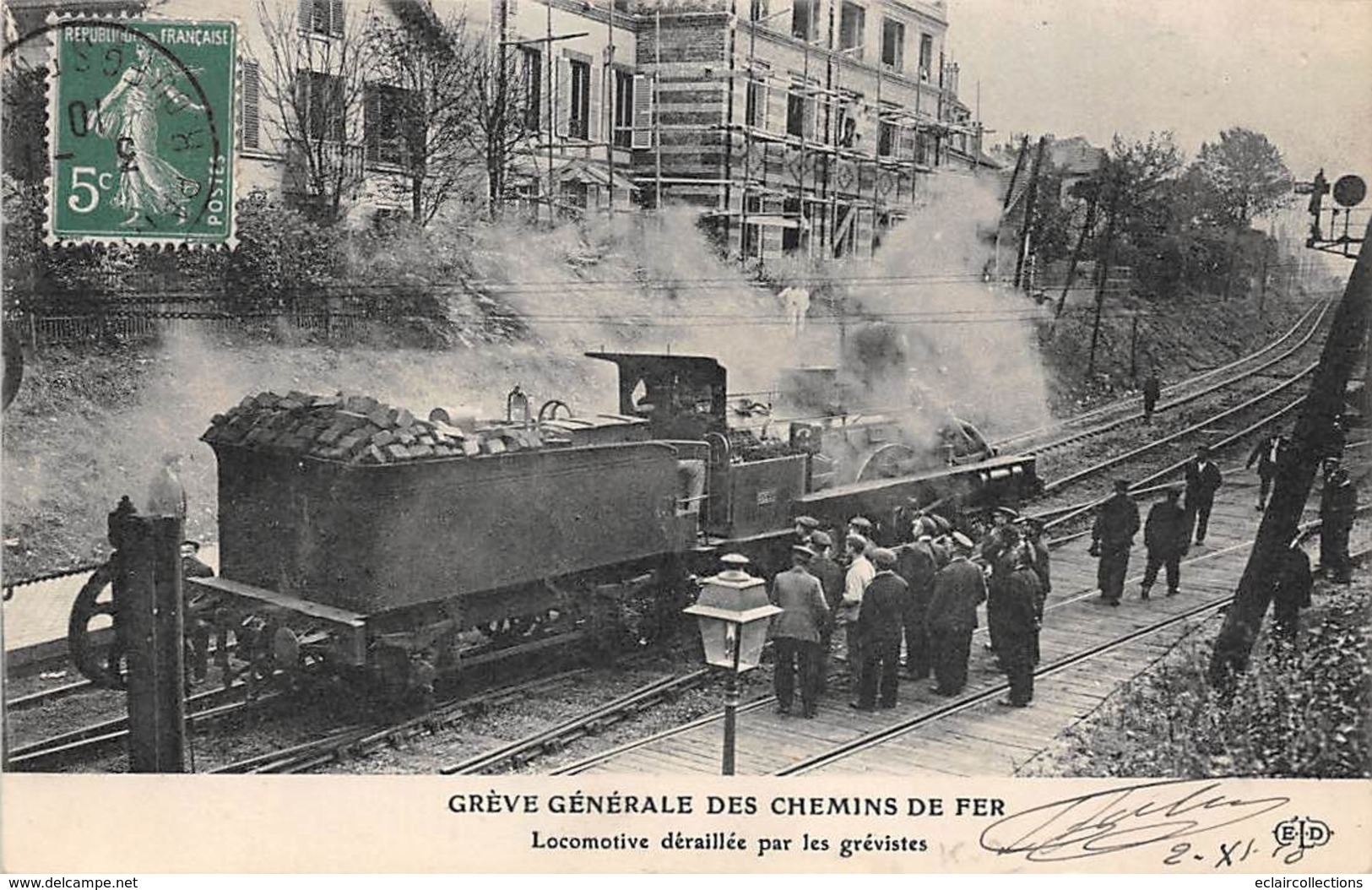 Thème Grève.  Paris. Grève Générale Des Chemins De Fer   .Locomotive Déraillée Par Les Grévistes  ( Voir Scan) - Sciopero