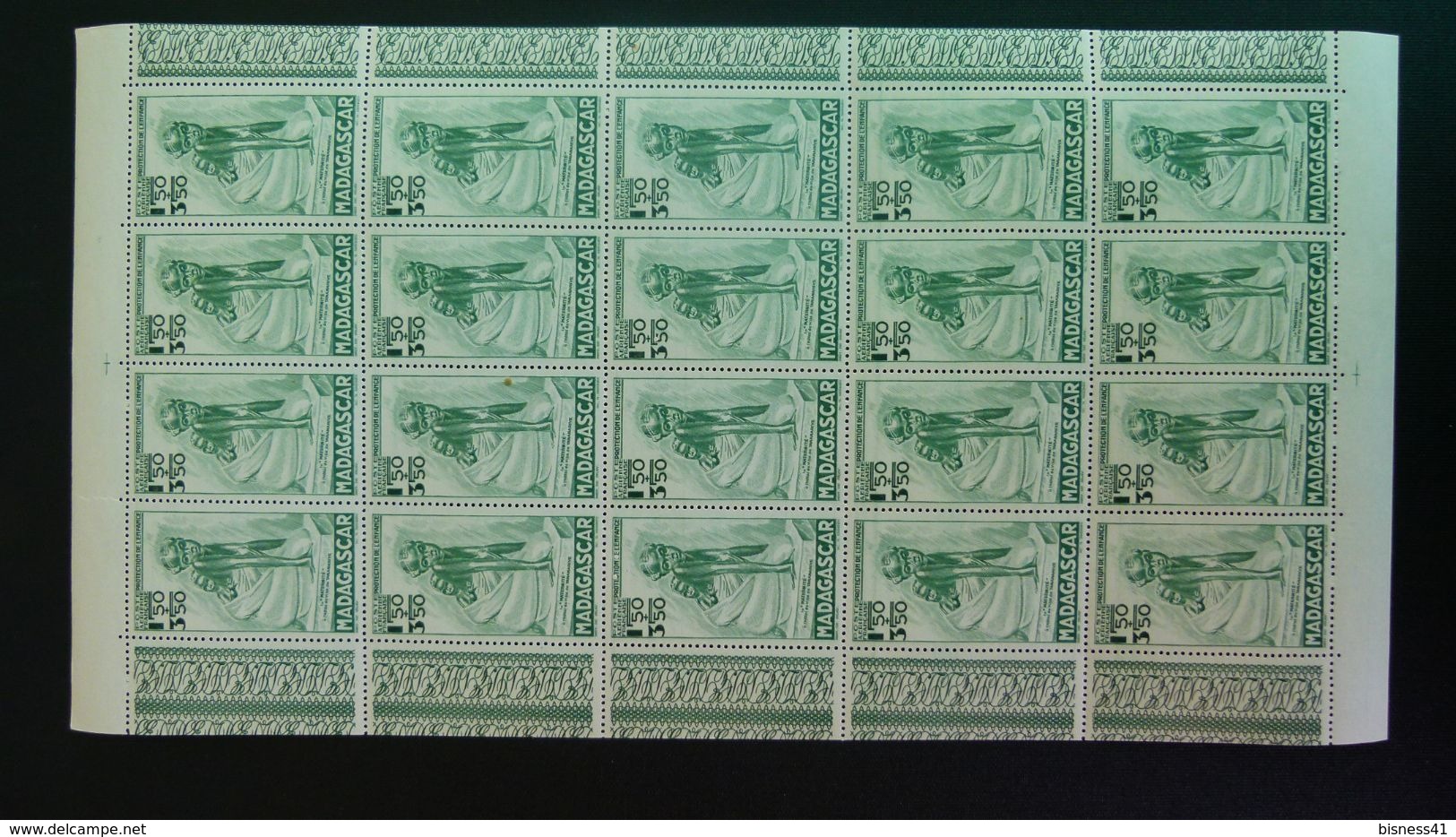 Col17 Enfance Indigene 1942 Feuille Madagascar PA : N° 41 Neuf XX MNH - 1942 Protection De L'Enfance Indigène & Quinzaine Impériale (PEIQI)