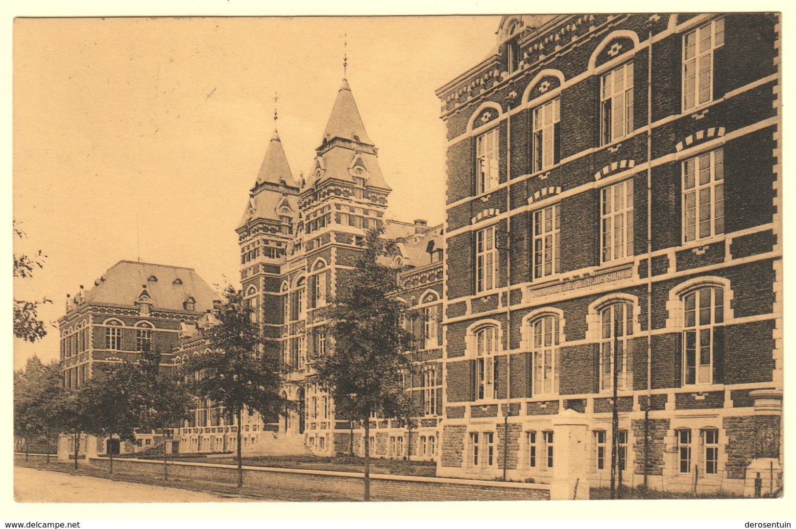A1469	[Postkaart] Gesticht Van Het H. Hart, Mechelen A/d Maas ... / Voorgevel (Nels, Thill) [school Maasmechelen] - Maasmechelen