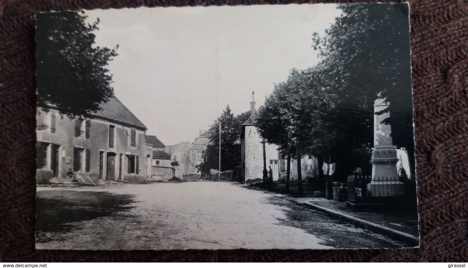 CPSM CLEFMONT HTE MARNE PLACE DE L HOTEL DE VILLE ENTREE DU CHATEAU ED H BRUNOT 1956 MONUMENT AUX MORTS ? - Clefmont