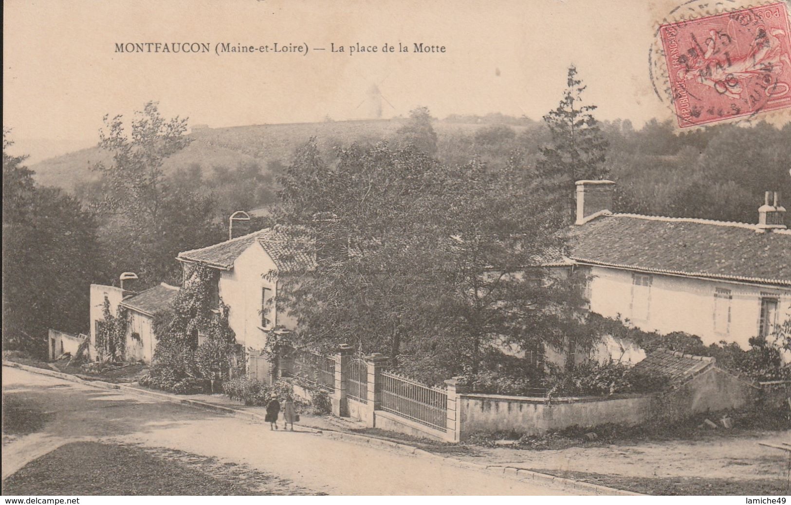 MONTFAUCON SUR MOINE Place De La Motte  Circulée Timbrée 1906 - Montfaucon