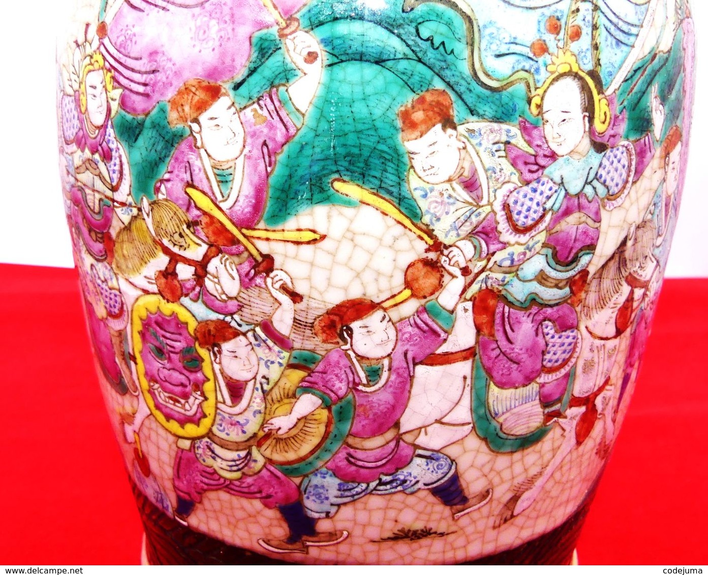 Grand Vase Nanking a decor de guerriers chine XIX eme siecle