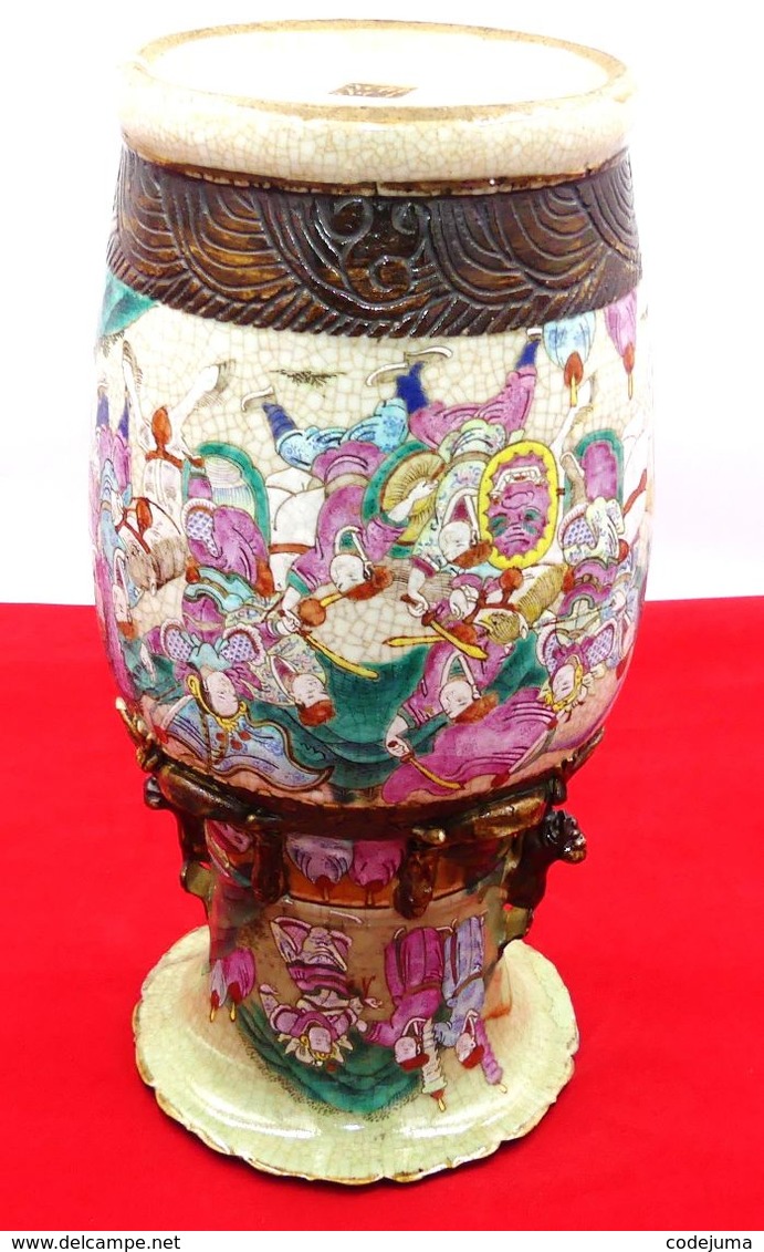 Grand Vase Nanking a decor de guerriers chine XIX eme siecle