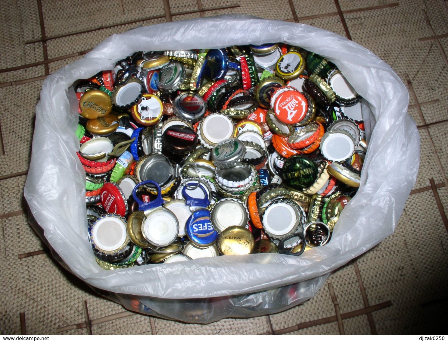 Kazakhstan.Beer Caps.lot From 715 Caps Of Kazakhstan. - Cannettes