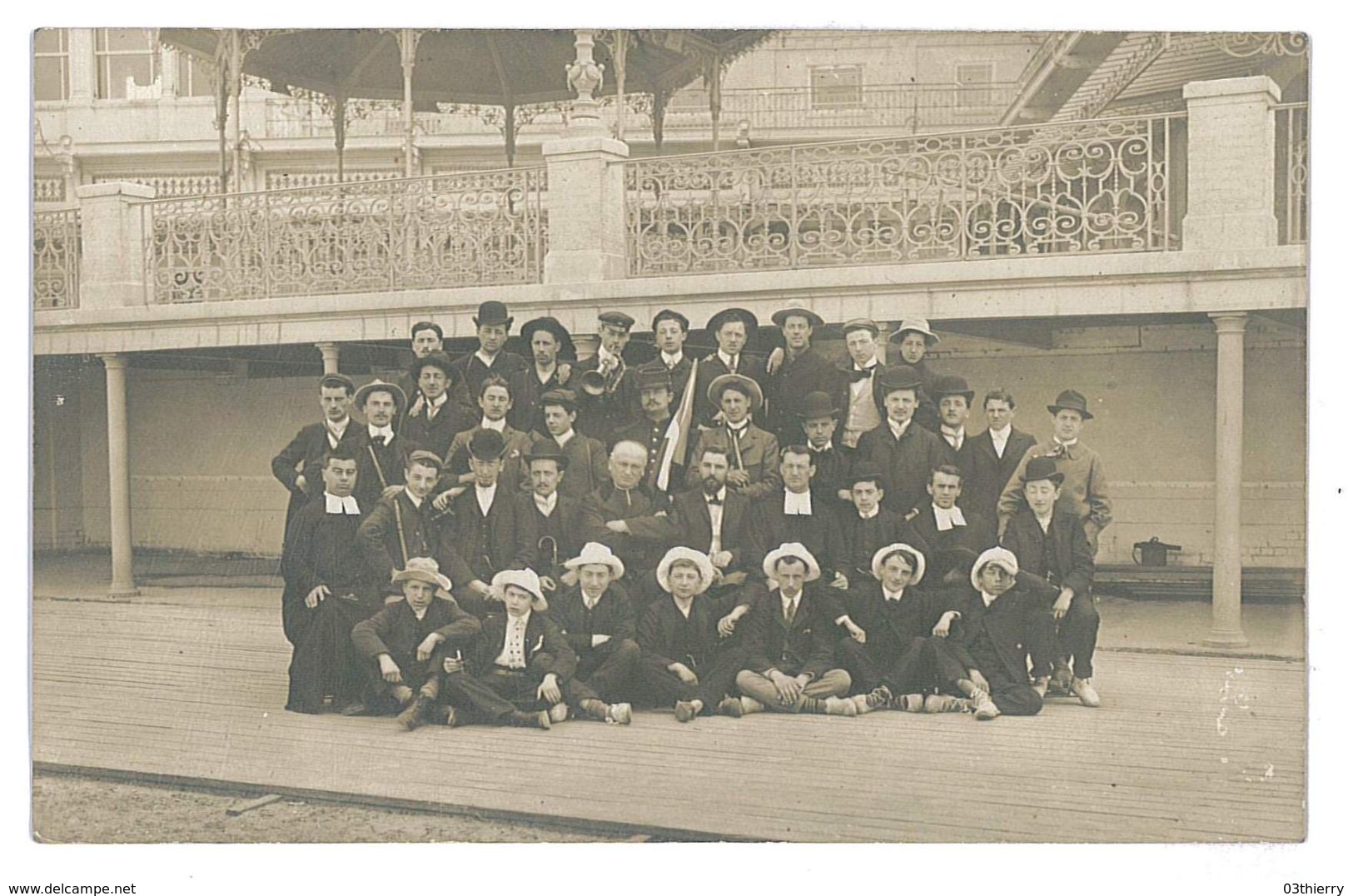 CARTE PHOTO 14 PRISE A TROUVILLE SUR MER PHOTOGRAPHE R. OBERNETTER - Trouville