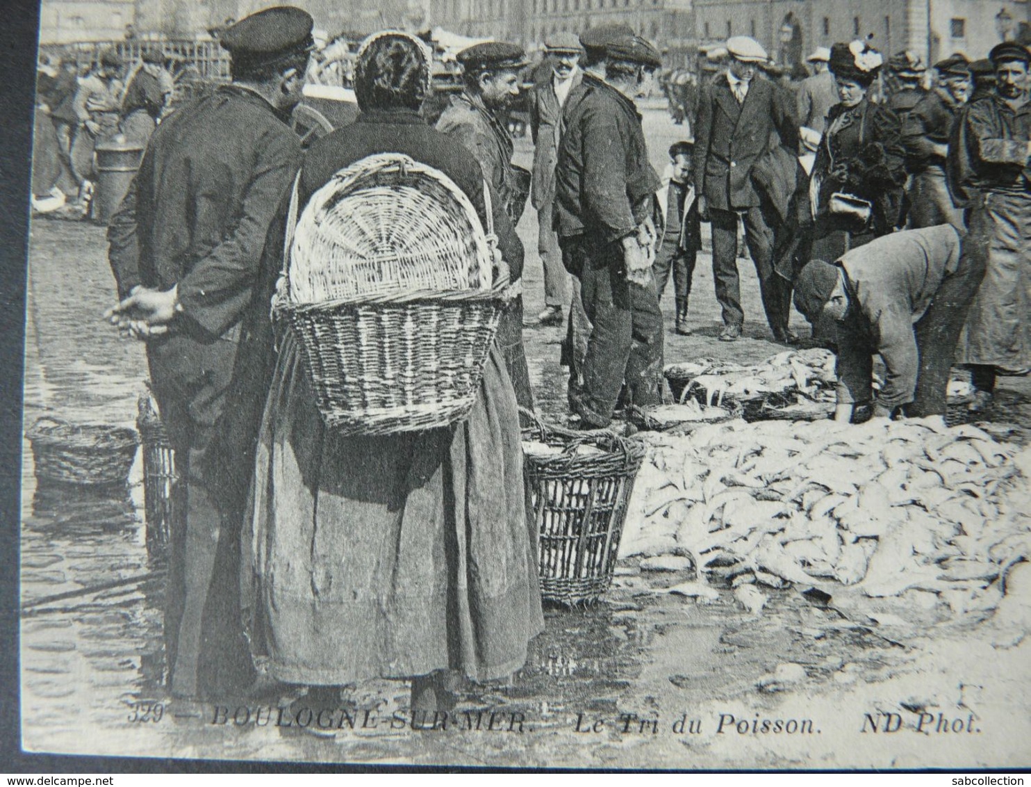 CPA N°329- Boulogne Sur Mer. Le Tri Du Poisson.écrite En 1912 Timbre La Semeuse Rouge 10c. N.D Phot. - Boulogne Sur Mer
