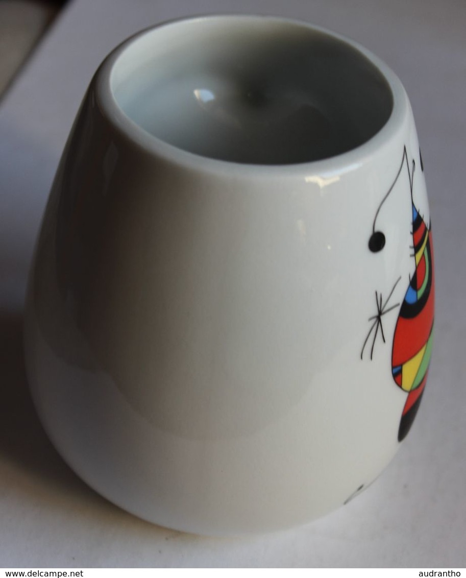 Rare Mug Collector Joan MIRO Porcelaine Espagne Colorful Atrwork ,peintre, Sculpteur, Graveur Et Céramiste Catalan - Tassen