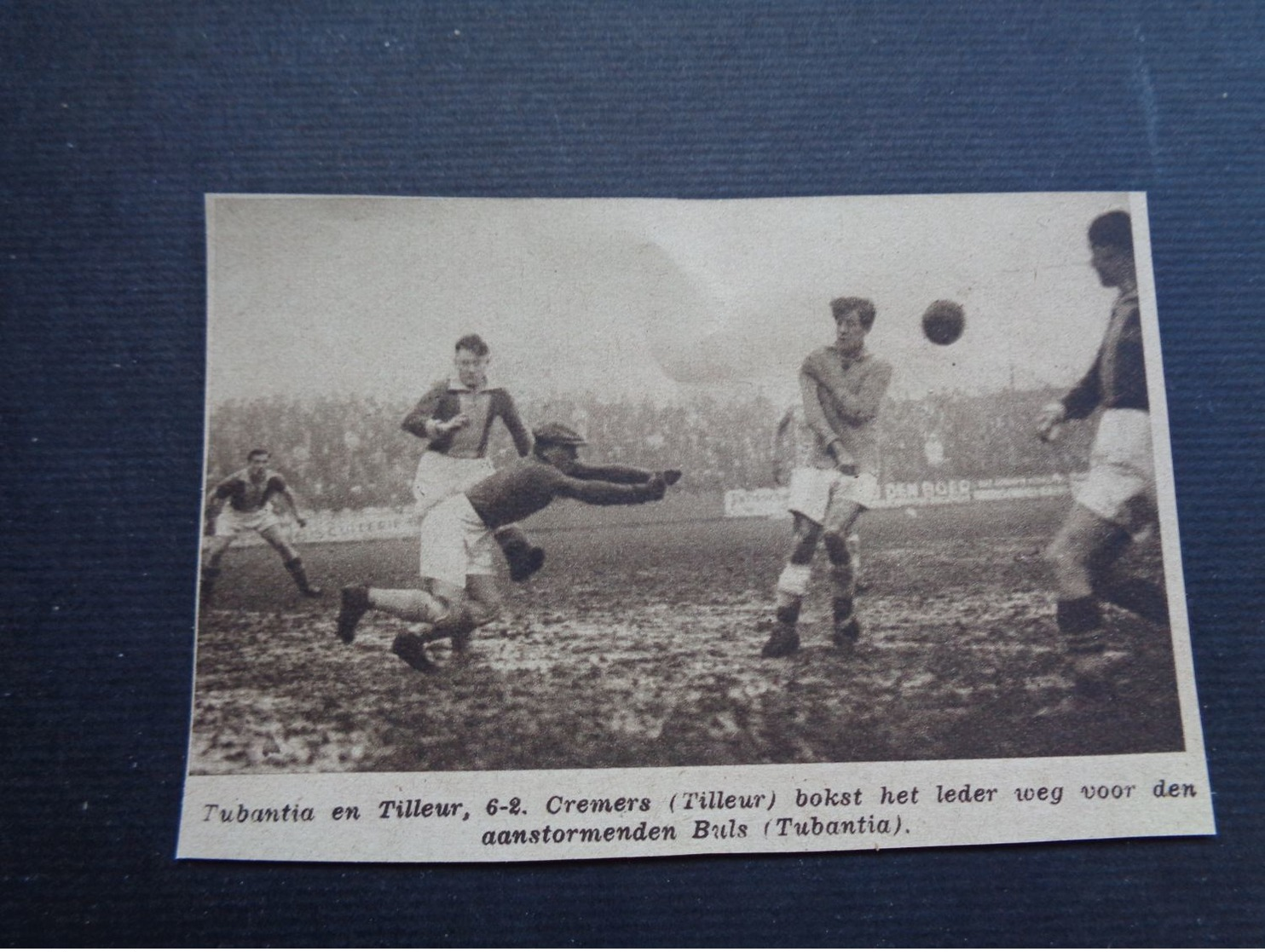 Origineel Knipsel ( 4620 ) Uit Tijdschrift " Zondagsvriend "  1936  : Voetbal  Tubantia ( Borgerhout )   Tilleur - Non Classés