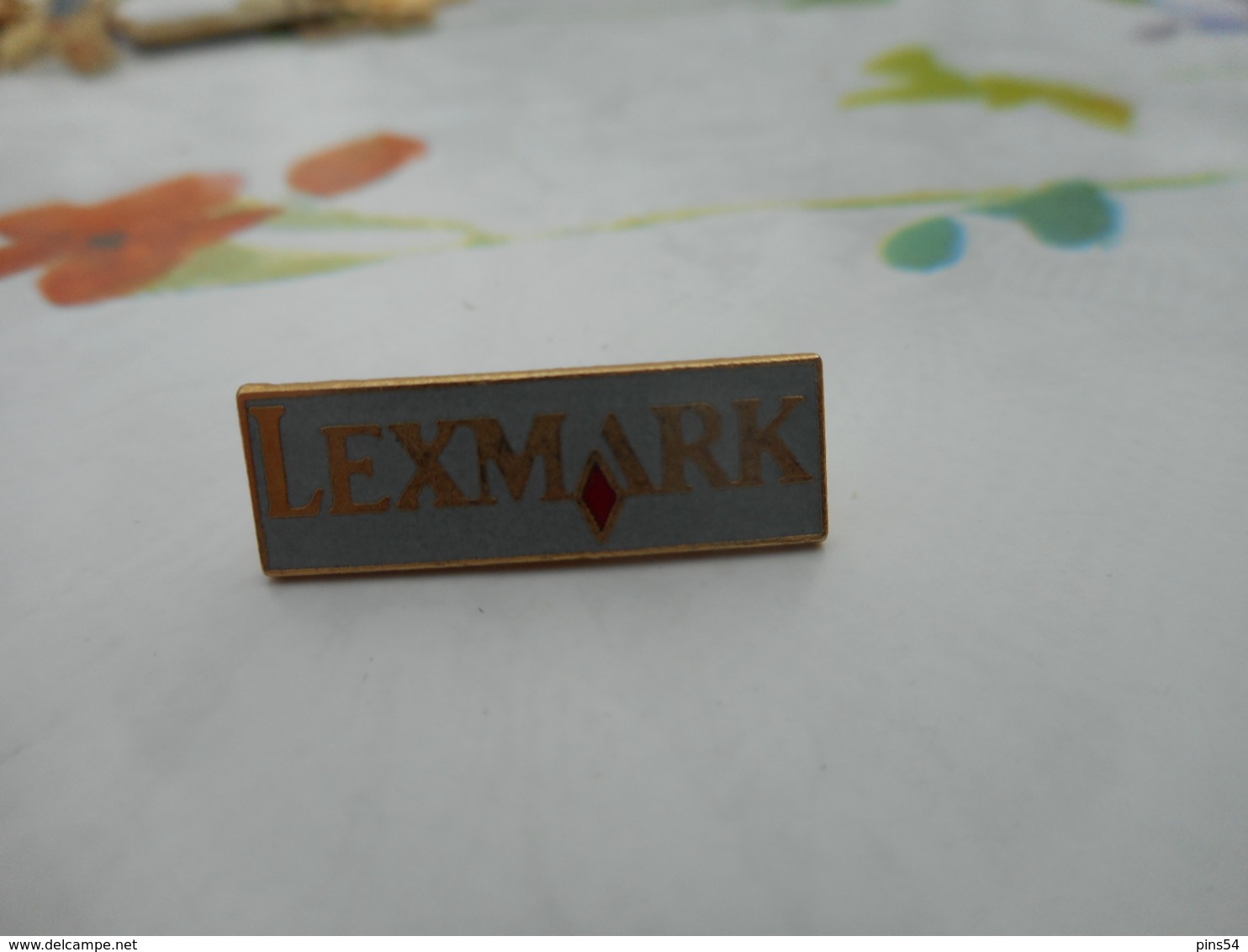 Lot 060 -- Pin's Lexmark Logo - Computers