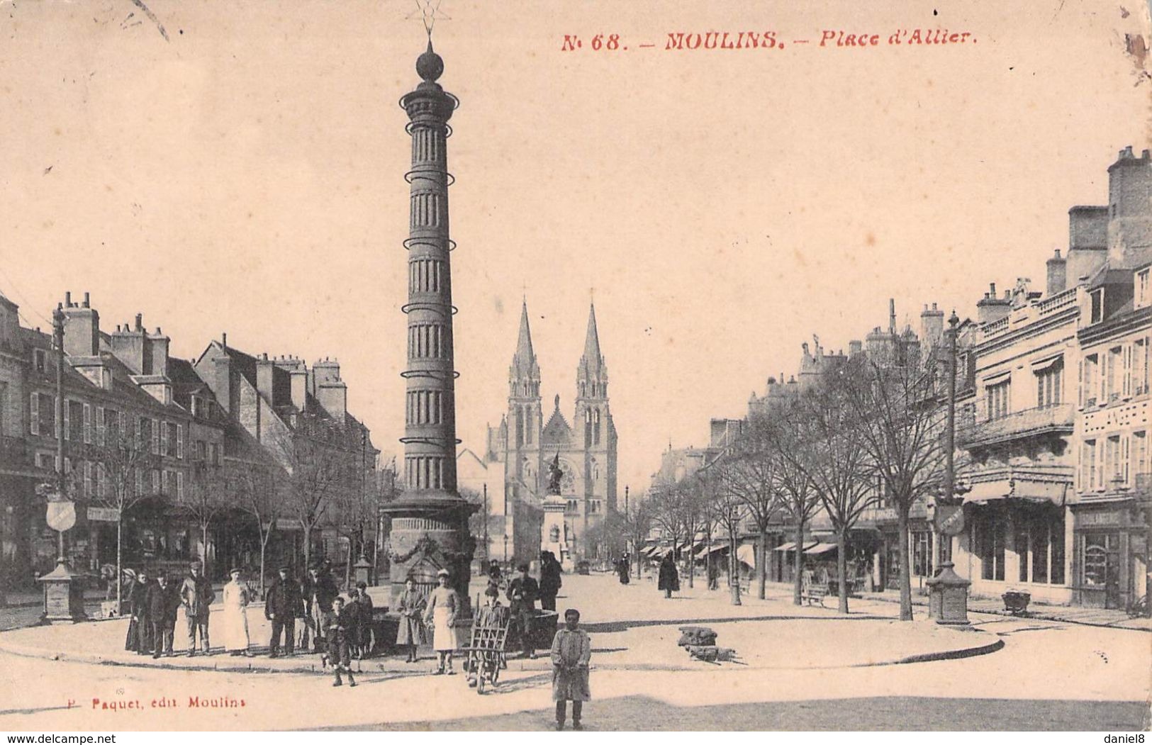 MOULINS- Place D'Allier - Moulins