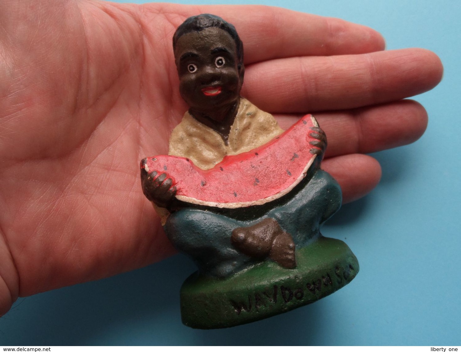 Colored BOY With MELON / MELOEN ** R A R E ** CAST IRON FONTE GIETIJZER ( +/- 720 Gr. / H. 9,5 Cm. ) See SCANS ! - Eisenarbeiten