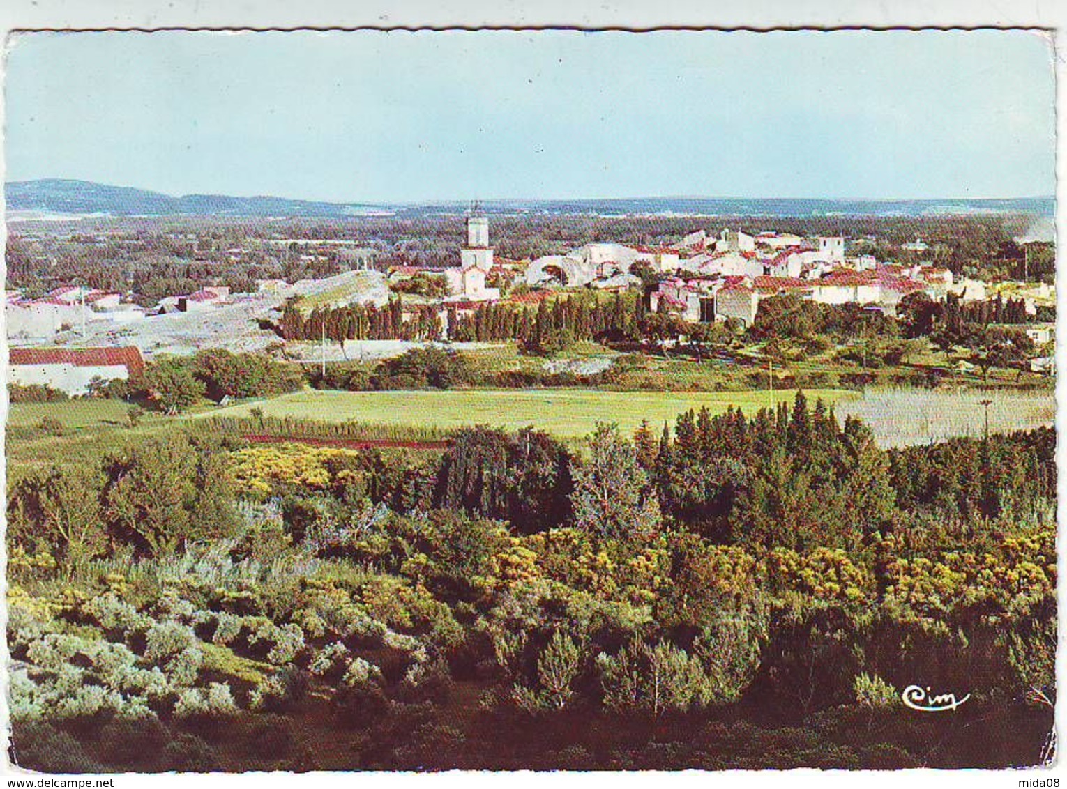 13. EYGUIERES . VUE PANORAMIQUE . CPSM . Editeur COMBIER - Eyguieres