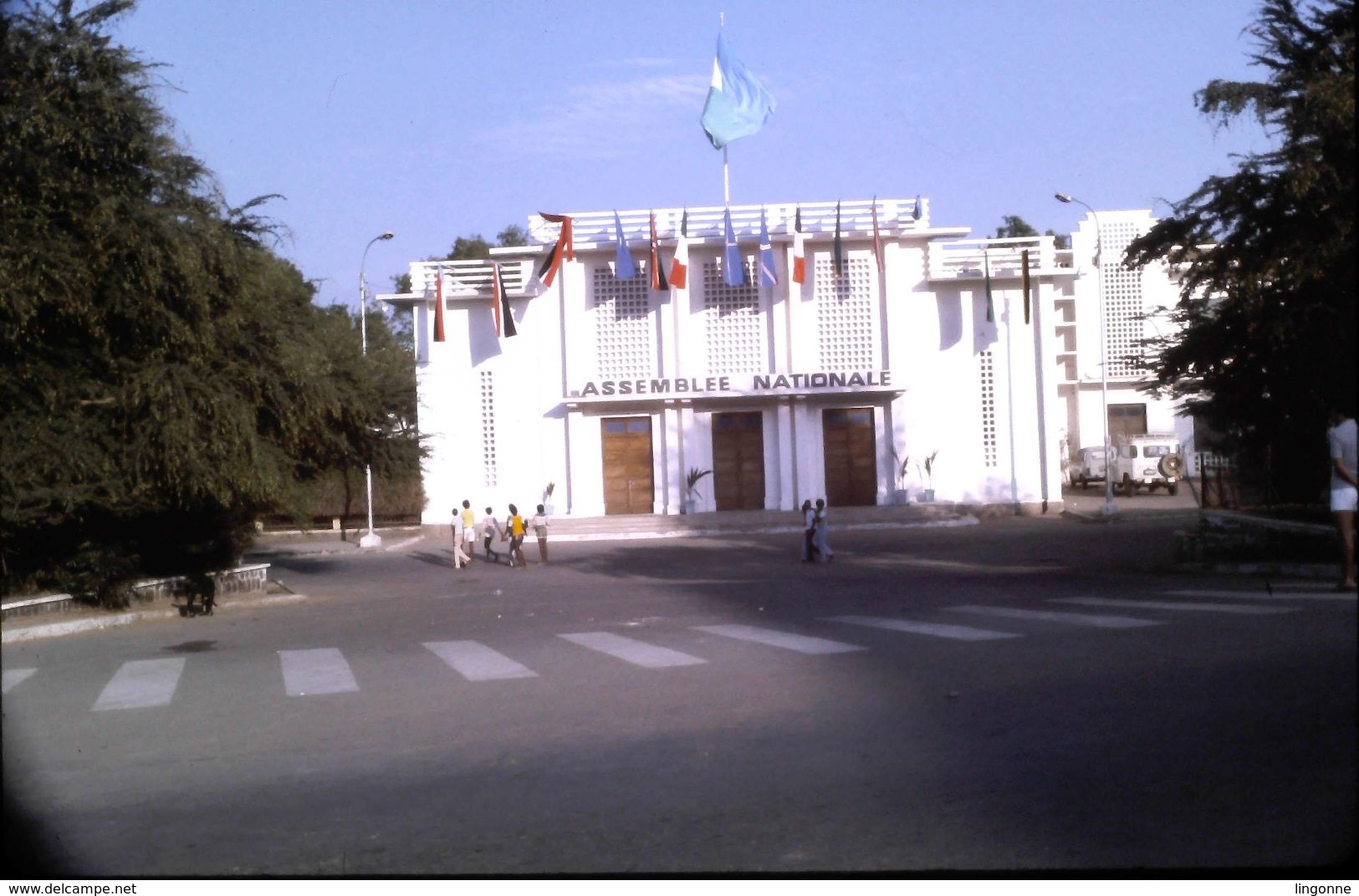 DIAPOSITIVE MARS/AVRIL 1980 DJIBOUTI - Ektachrome ASSEMBLEE NATIONALE - Diapositives