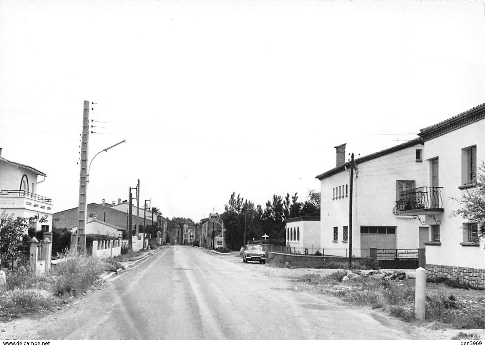 MILLAS - Entrée De La Ville - Station Service Shell - Millas