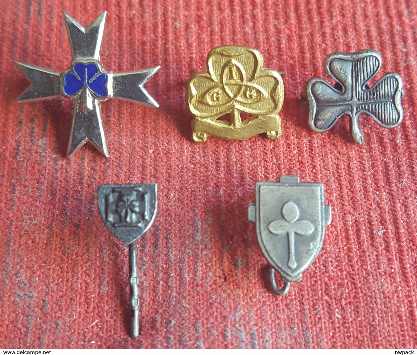 Scout  -  5 Pieces Badge / Pin / Brooch - Scoutisme