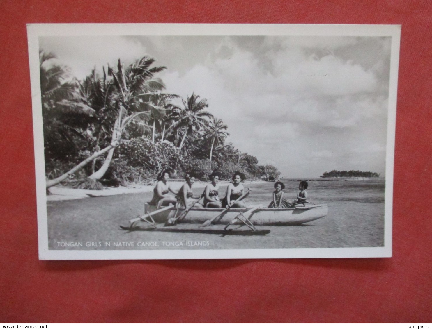 RPPC Oceania > Tonga   Tongan Girls In Native Canoe  Tonga Island   Ref 4182 - Tonga