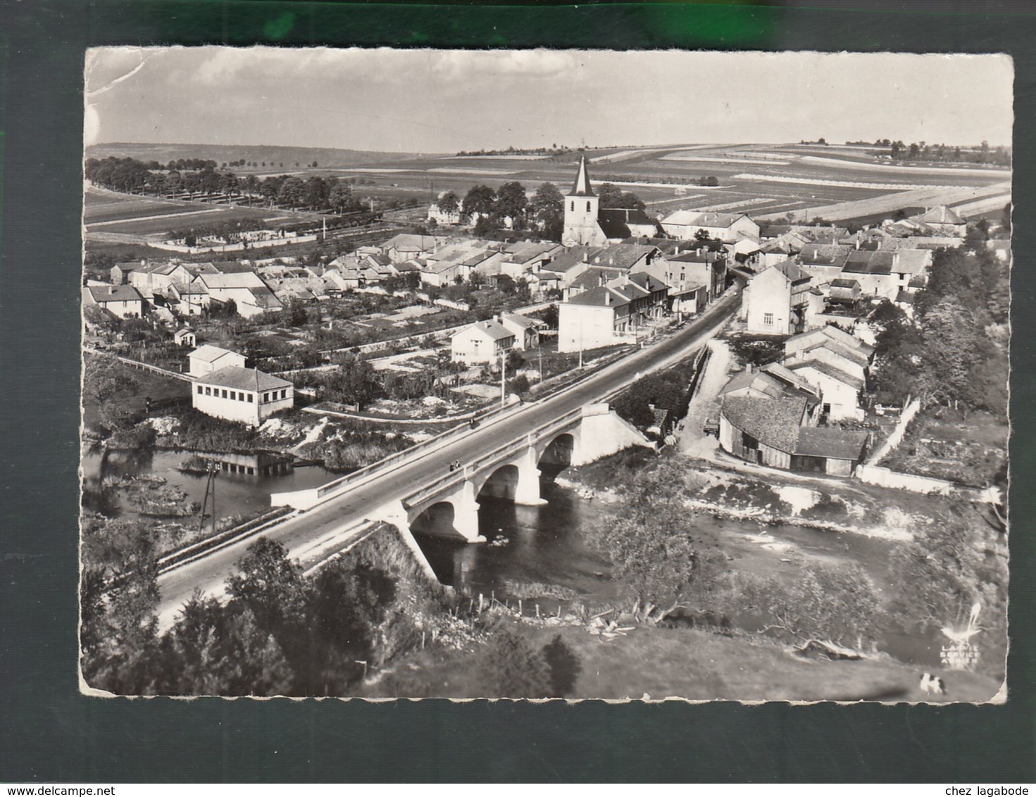 CP (55) En Avion Au Dessus De ...  Chalaines - Vue Générale - Pont Sur La Meuse - Otros & Sin Clasificación