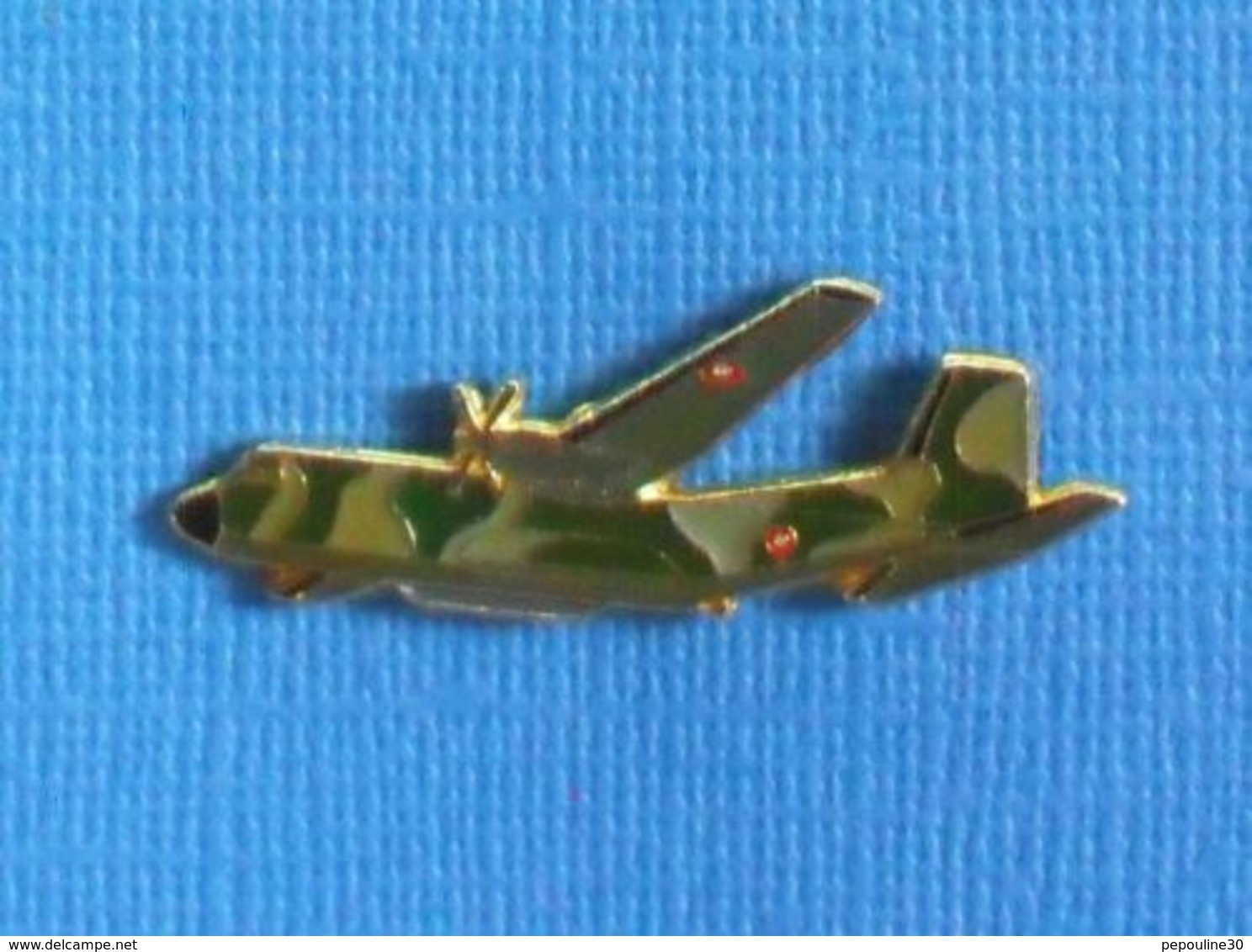 1 PIN'S //  ** AVION MILITAIRE C-160 TRANSALL ** . (J.Y. Ségalen©) - Militaria